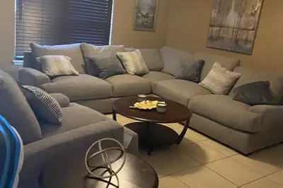 Image de Cozy Comfortable Living- Major highways and attractions near by