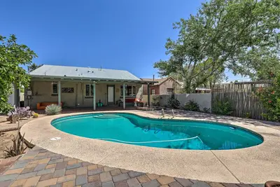 Image de Vibrant Tucson Home, Walk to U of A & Dining!