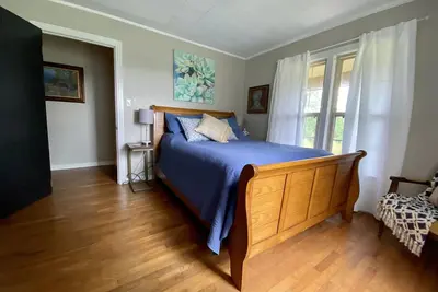 Image de The Farm Cottage--close to two state parks