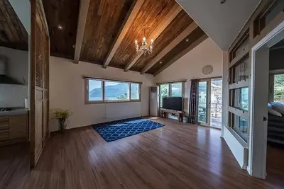 Image de Geoje Badatga, Aesop Ajeossine jip