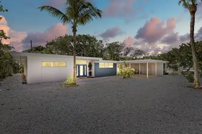 Image de Lido Key Getaway With Heated Private Pool and Private Beach Access