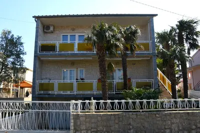 Image de Appartement de deux chambres avec le balcon et la vue sur le mer Selce, Crikvenica (A-18844-a)