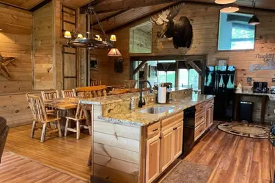 Image de New Games Added! Spacious Lodge, Theater Rm, Nfl Sunday, 2 Pools, & FishingPond