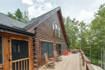 Image de Lakefront Escape: Lakefront, Dogs Welcome, Dock Slip, Hot Tub!
