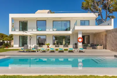 Punta Port 7, Hochwertiger Neubau mit 4 Dz, Privater Pool in Ruhiger Wohngegend