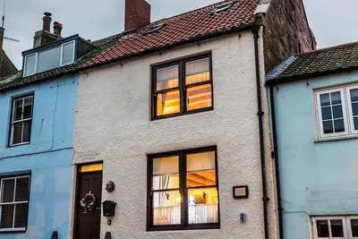 LetAway - Captain Cook's Cottage, Staithes