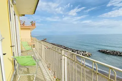 Image de Apt con Balcone Vista Mare a 5m Dalla Spiaggia! x2