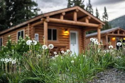 Image de Two Convenient Accommodations, Just Minutes Away from Exciting Attractions!