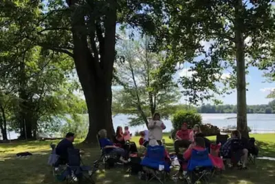 Image de Full House on the Lake with Free kayaks, paddleboats and a fishing boat.