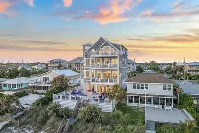 Image de Gulf Front mansion in Pcb w/private pool & hot tub + beach access | Sleeps 36