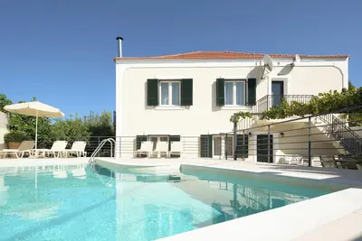 Image de The Artemis Home, pure rustic romance. Private Swimming Pool & Bbq facilities