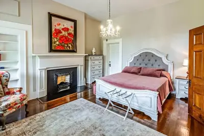 Image de The Litz Mansion Room #2 - The Etta V. Room