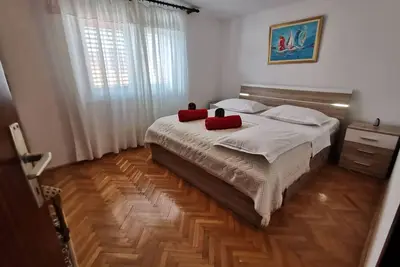 Appartement d'une chambre prés de la plage Vinisce, Trogir (A-4288-b)