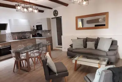 Image de Beautiful Old Town flat, near the beach