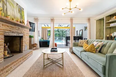 Image de Island House -w/ heated pool 1 mi to Siesta beach!