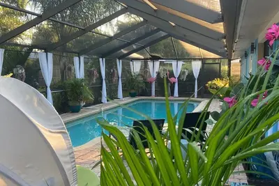 Image de 1. 7 mi to Beach, Heated Pool & Pet Friendly