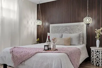 Image de Relax & Recharge- Heated Pool and 1. 7 mi to beach!