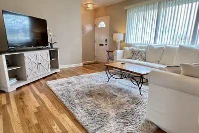 Image de Plymouth 3bd/1. 5bth Home Central to Detroit and Ann Arbor