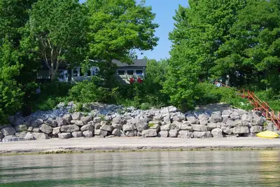 Image de Lorraine Bay Private Beach Summer Getaway