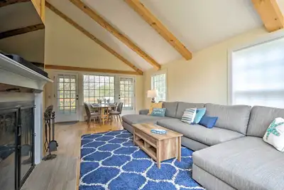 Image de Chic Dover Home w/ Hot Tub: 1 Mi to Golf!