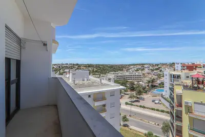Image de Appartement Torre Sol 909 sur la plage avec piscine, jardin et balcon
