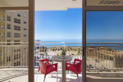Image de Appartement Nau Bérrio 5ºD - Vista Mar avec A/C, Wi-Fi, Jardin et Balcon