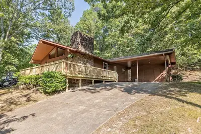 Image de 8 South Pego Way - Wifi. Nightly vacation rental home with carport near Lake