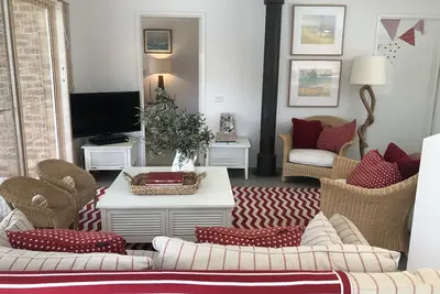 Image de Beachside, Hamptons-style, summer home