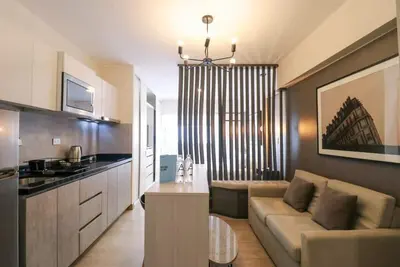 Image de w* |Modern Loft Overlooking in the Center of Barranco