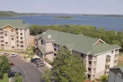 Image de 2300 sqft Presidential Suite near Branson Missouri on Table Rock Lake