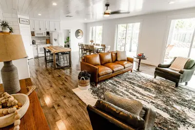 Image de Modern Zion Home \"The Ross\"