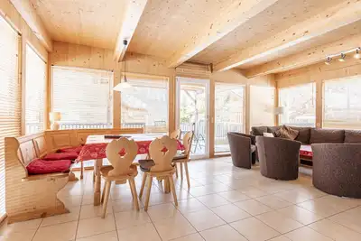 Image de Chalet # 140 with 4 bedrooms & Sauna