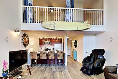 Image de Pool, Jaccuzi, Central Ac, Spacious, Steps to Beach, Shops, Restaurants.