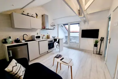 Image de Centre ville T2 tout confort lumineux et bureau!