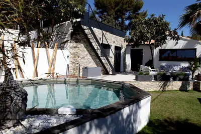 Image de Villa Lomy - Maison de caractère - Bord de mer Bandol - Création 2021