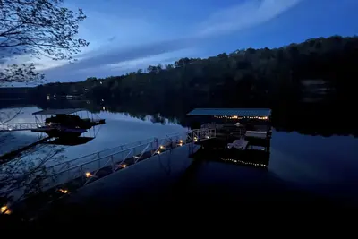 Image de Summer @ Pigeon Roost Cabin! Big Water Views, Sup's & Fun!