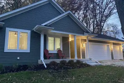 Image de 4 Bedroom Home (5 Beds) I Lake Geneva
