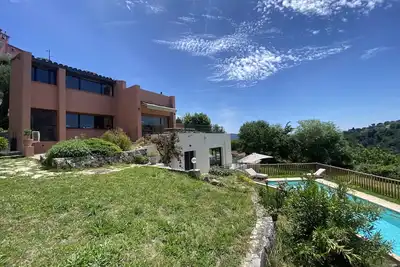 Image de Villa au calme avec piscine sur proche nice