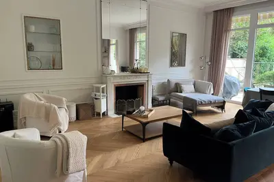 Image de Grande maison dans Bordeaux avec jardin et garage