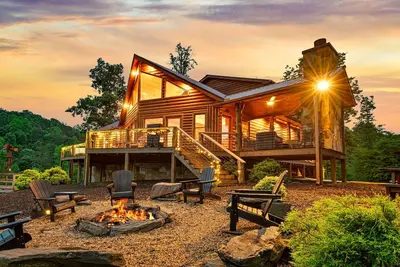 Image de Cherokee Vista - Pet Friendly | Mountain Views | Hot Tub | Shuffleboard | Fire Pit