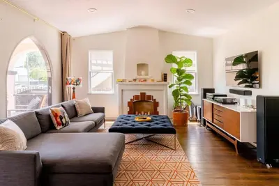 Image de Stylish 2br Spanish House w/ Gated Parking