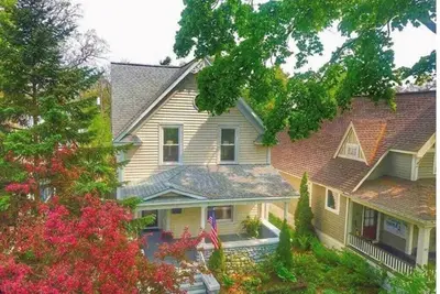 Image de Renovated Downtown Home