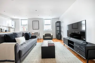 Image de Nice Bayswater 2 Br on Queensway opp. Underground stn, by Blueground