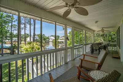 Image de Waterfront Home! Fish, Kayak, Relax and Have Yourself “One Big Holiday”