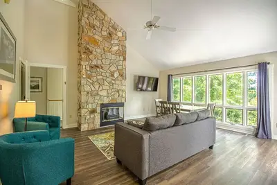 Image de Resort home, Private Foosball Table, Jacuzzi tubs, & Dog-Friendly!