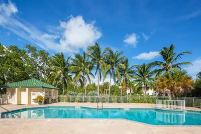 Image de Free Parking, Pool, & Pet Friendly - The Trinidad