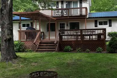 Image de Chautauqua Lake House with large deck- 4 bedroom & 4 bathrooms
