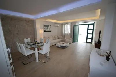 Image de Appartement de vacances Zaostrog pour 1 - 5 personnes avec 3 chambres à coucher - Maison jumelée