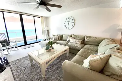 Beautiful Oceanfront Penthouse