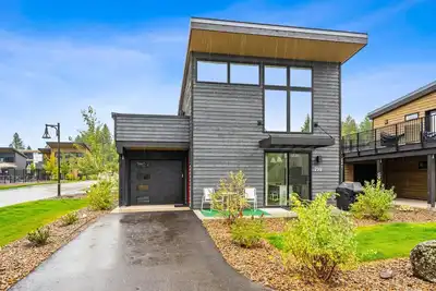 Image de Big Mountain Views at The Quarry